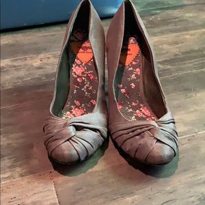 Rocket dog heels